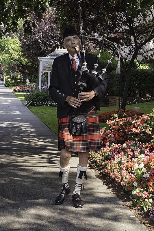Bagpiper